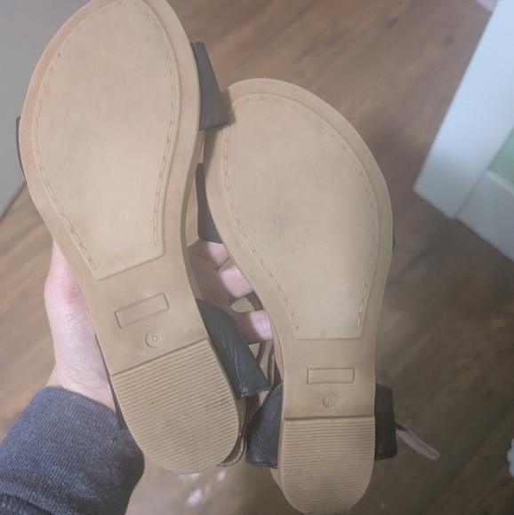Miz mooz classic tan and black leather flat sandals size 6 - Picture 4 of 5